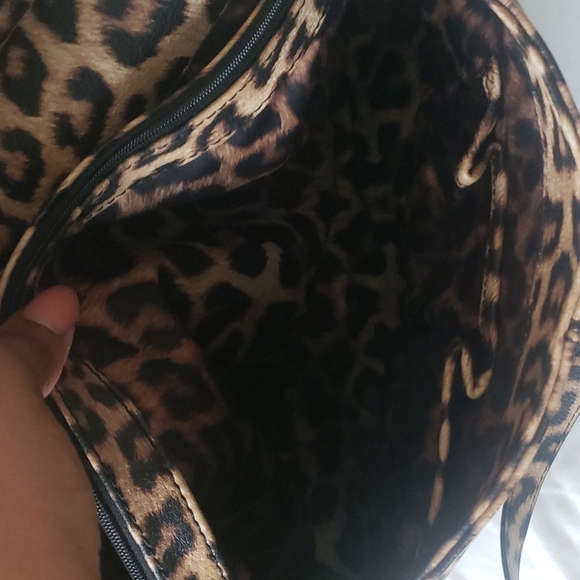 Jessica Simpson Shoulder Bag - Picture 5 of 9